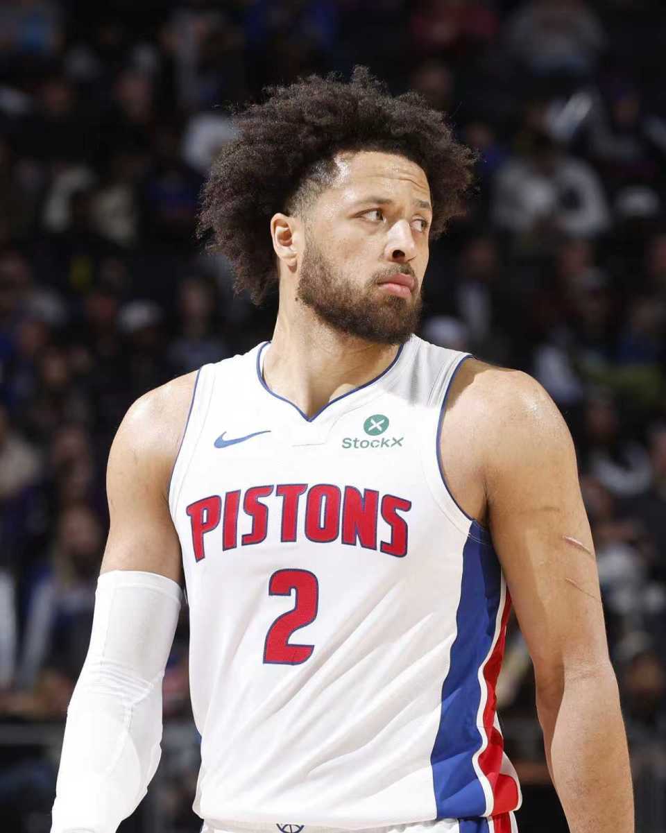 彩票-巩固东部第一！布克伤停活塞16分逆转太阳 狄龙6犯阿伦33分